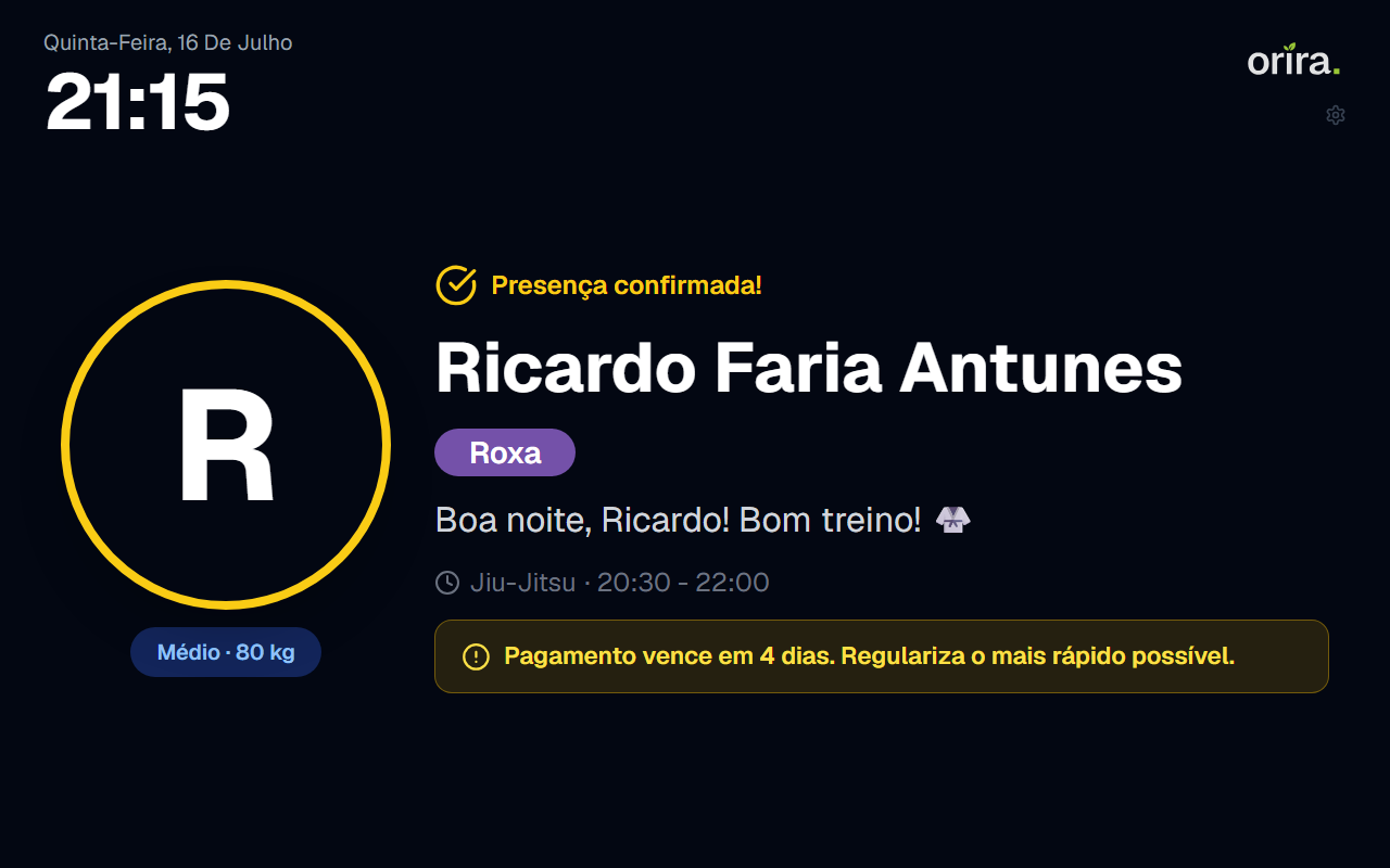 Kiosk NFC no ecrã de check-in, à entrada da academia